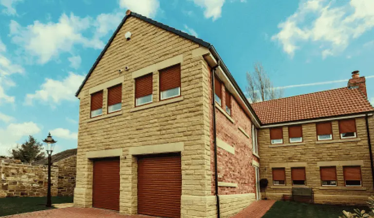 Единый стиль с оконно-дверными роллетами